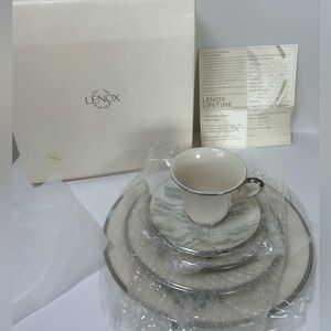 Lenox SOLITAIRE  5-Piece Place Setting Dinnerware Set, Dimensions USA